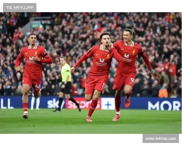 曼城7号为何选择转型成为后卫的背后原因与影响分析